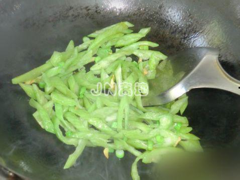 吃蛇瓜怎么炒,家常美味轻松学