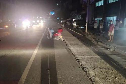 车辆事故吃瓜现场,揭秘车辆事故吃瓜瞬间